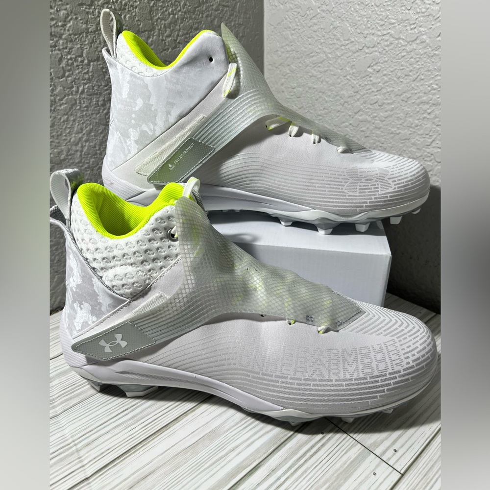 Under Armour Men’s‎ Highlight hammer White Football Cleats Shoes size 11.5